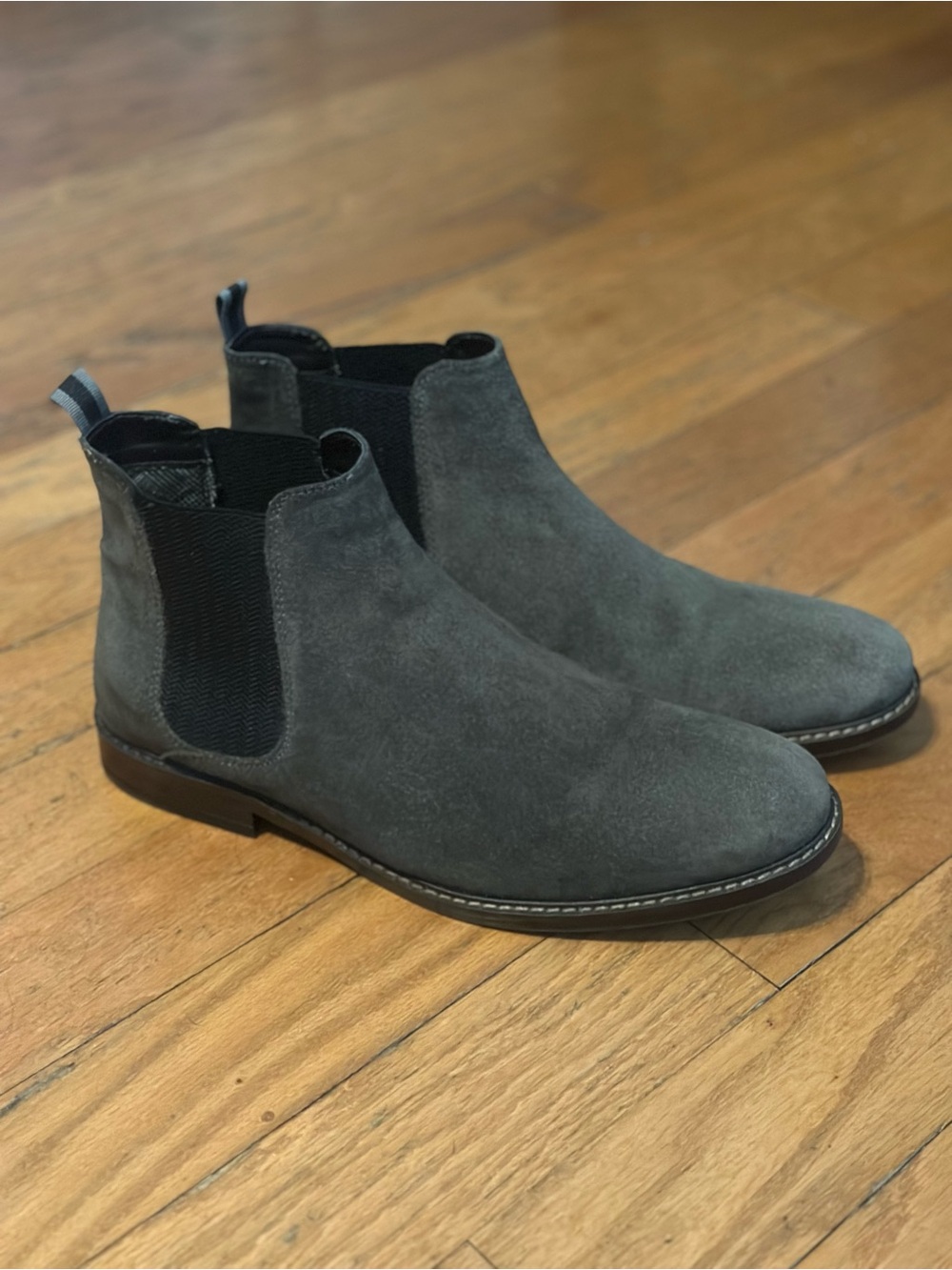 Crown Vintage Gray Suede Chukka Chelsea Boots